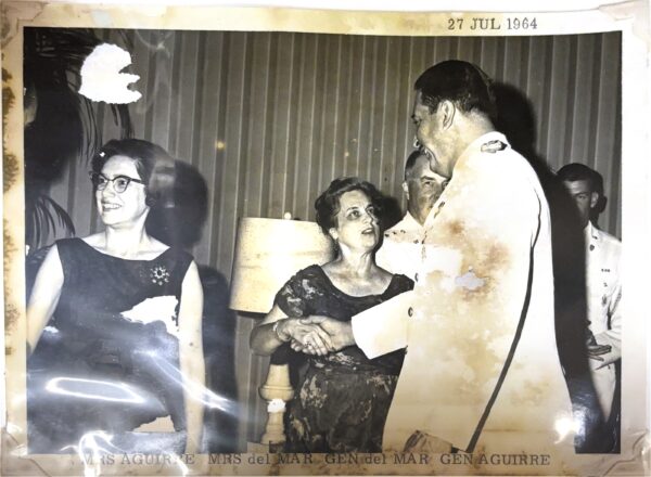 Clase IV - 27 Jul 1963 - Mrs Aguirre, Mrs del Mar, Gen del Mar, Gen Aguirre