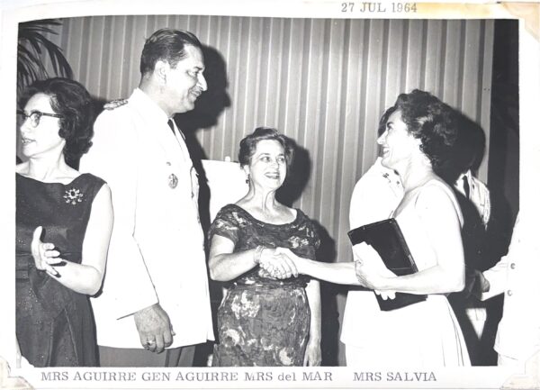 Clase IV - 27 Jul 1964 - Mrs Aguirre, Gen Aguirre, Mrs del Mar, Mrs Salvia
